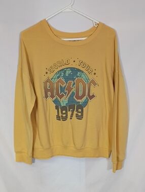 AC/DC Mustard Yellow World Tour Graphic Sweatshirt Size Medium Streetweae